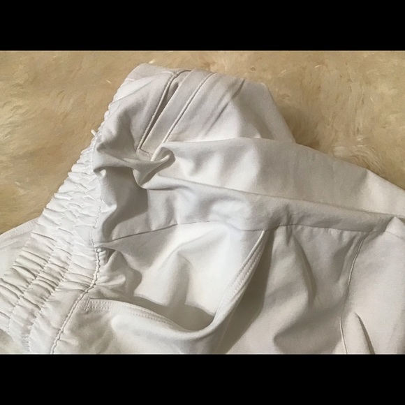 Adidas white Skort size XL Excellent Condition 5 pockets - Picture 11 of 13